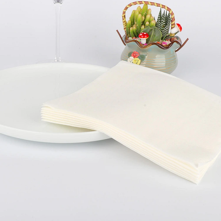 Papierservietten für das tägliche Mittagessen im Haushalt